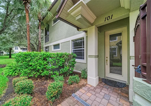 Listing Photo 5 - Condo for sale in building located at 6536 Moorings Pt Cir, LAKEWOOD RANCH, FL 34202 - Unit #101
