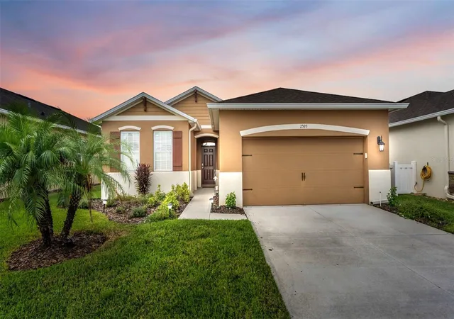 Photo 1 of Single family home for sale at 2595 Canyon Crst Dr, Lakeland, FL 33811 | MLS# L4965622 | Listing updated on 2026-10-26