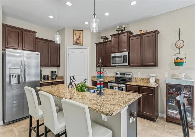 Photo 3 of Single family home for sale at 2595 Canyon Crst Dr, Lakeland, FL 33811 | MLS# L4965622 | Listing updated on 2026-10-26
