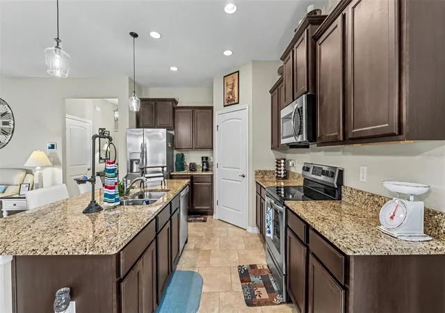 Photo 4 of Single family home for sale at 2595 Canyon Crst Dr, Lakeland, FL 33811 | MLS# L4965622 | Listing updated on 2026-10-26