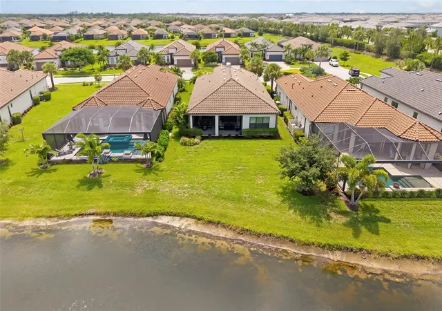 Photo 3 of Single family home for sale at 4730 Sarca Ct, Bradenton, FL 34211 | MLS# A4708857 | Listing updated on 2026-10-11