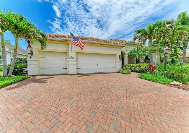 Photo 3 of Single family home for sale at 12642 Harney St, Venice, FL 34293 | MLS# A4708858 | Listing updated on 2026-10-20