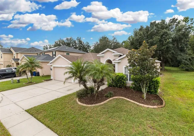 Photo 2 of Single family home for sale at 5815 Justicia Loop, Land O Lakes, FL 34639 | MLS# TB8555954 | Listing updated on 2026-10-08