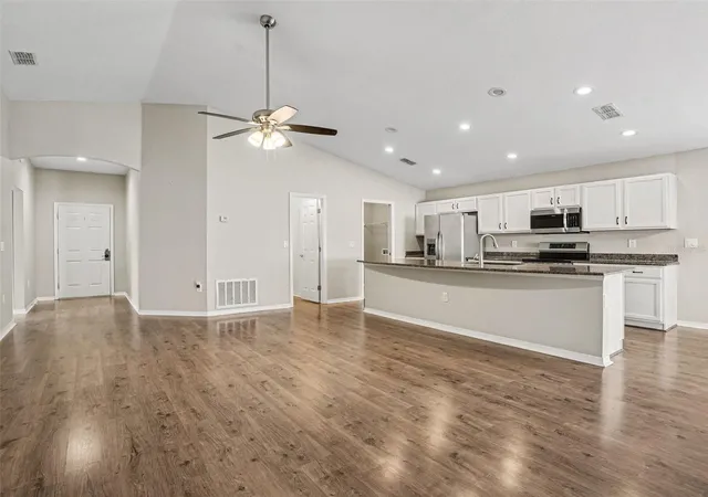 Photo 4 of Single family home for sale at 1919 Danes Ct, Lakeland, FL 33810 | MLS# O6448142 | Listing updated on 2026-10-10