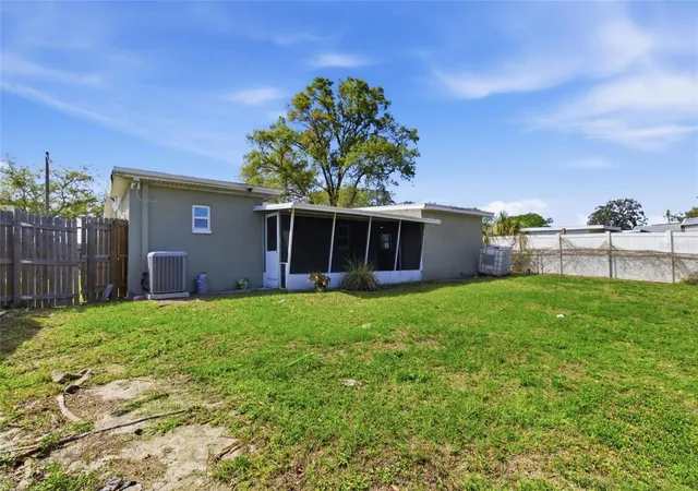 Photo 4 of Single family home for sale at 8609 Chinaberry Dr, Tampa, FL 33637 | MLS# TB8555959 | Listing updated on 2026-10-22