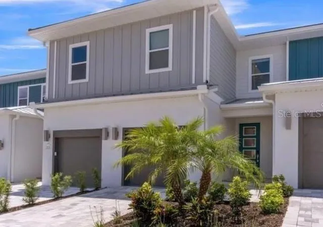 Photo 2 of Townhouse for sale at 7842 Spectrum Dr, Reunion, FL 34747 | MLS# O6448146 | Listing updated on 2026-10-08