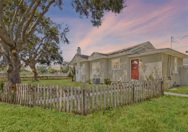 Photo 2 of Single family home for sale at 4701 Haines Rd N, Saint Petersburg, FL 33714 | MLS# TB8555962 | Listing updated on 2026-10-22