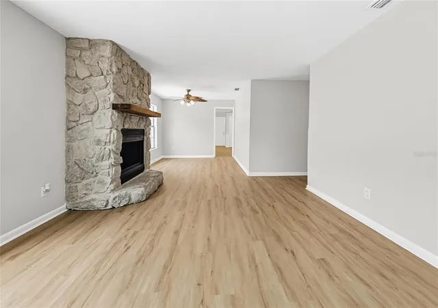 Photo 1 of Single family home for sale at 1322 Glengreen Ln, Lakeland, FL 33813 | MLS# TB8555966 | Listing updated on 2026-10-10