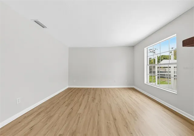 Photo 2 of Single family home for sale at 1322 Glengreen Ln, Lakeland, FL 33813 | MLS# TB8555966 | Listing updated on 2026-10-10