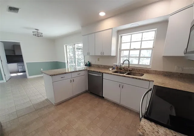 Photo 3 of Townhouse for sale at 3520 57th Avenue Cir W, Bradenton, FL 34210 | MLS# A4708862 | Listing updated on 2026-10-08
