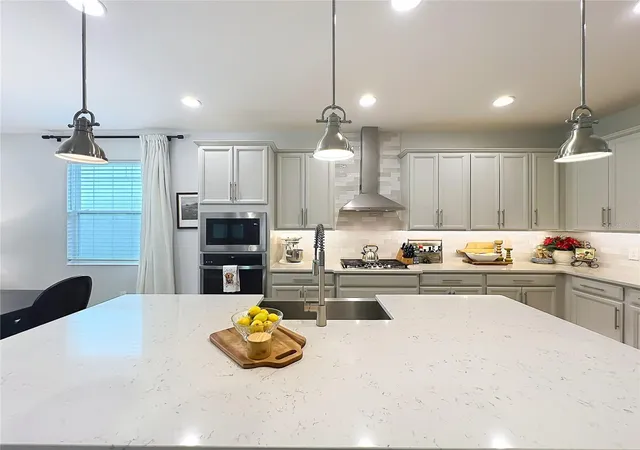 Photo 3 of Single family home for sale at 1213 Foltz Loop, Oakland, FL 34787 | MLS# O6448158 | Listing updated on 2026-10-13