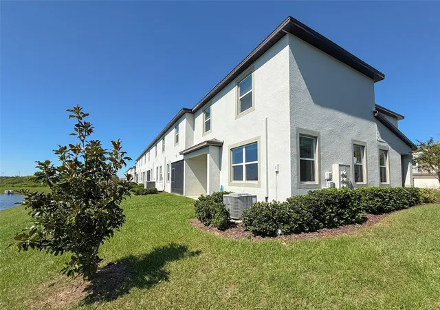 Photo 4 of Townhouse for sale at 32106 Pop Ash Pl, San Antonio, FL 33576 | MLS# O6448161 | Listing updated on 2026-10-21