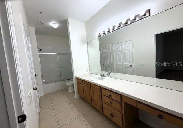 Photo 4 of Condo for sale at 6084 Stevenson Dr #204, Orlando, FL 32835 | MLS# O6448163 | Listing updated on 2026-10-08