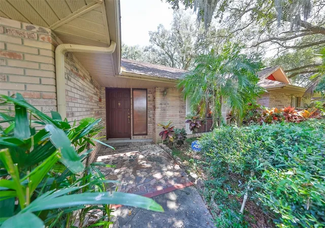 Photo 4 of Single family home for sale at 2609 Manor Oak Dr, Valrico, FL 33596 | MLS# TB8555973 | Listing updated on 2026-10-13