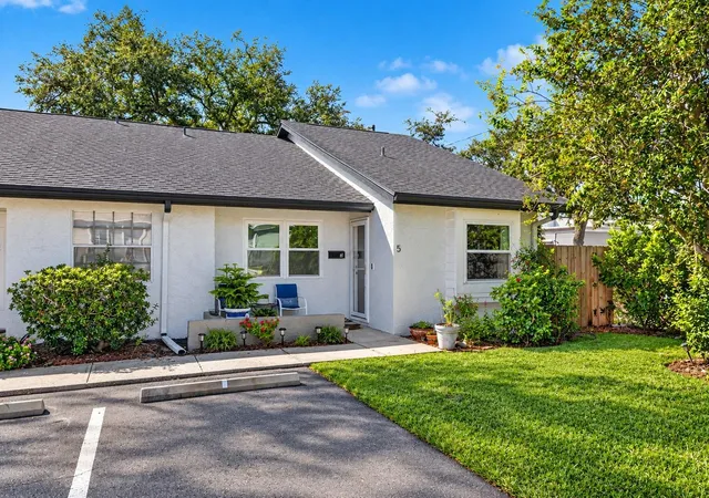 Photo 29 of Condo for sale at 366 47th Avenue N #5, Saint Petersburg, FL 33703 | MLS# TB8555975 | Listing updated on 2026-10-16