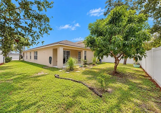 Photo 3 of Single family home for sale at 7746 Carriage Pointe Dr, Gibsonton, FL 33534 | MLS# TB8555976 | Listing updated on 2026-10-10