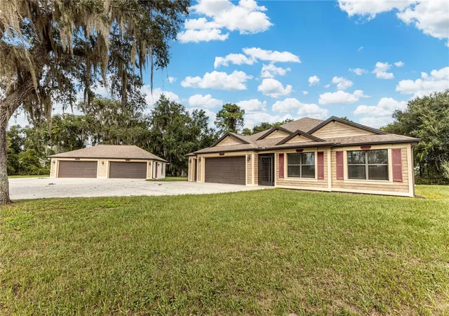 Photo 3 of Single family home for sale at 6014 W Sr 44, Lake Panasoffkee, FL 33538 | MLS# G5118786 | Listing updated on 2026-10-09