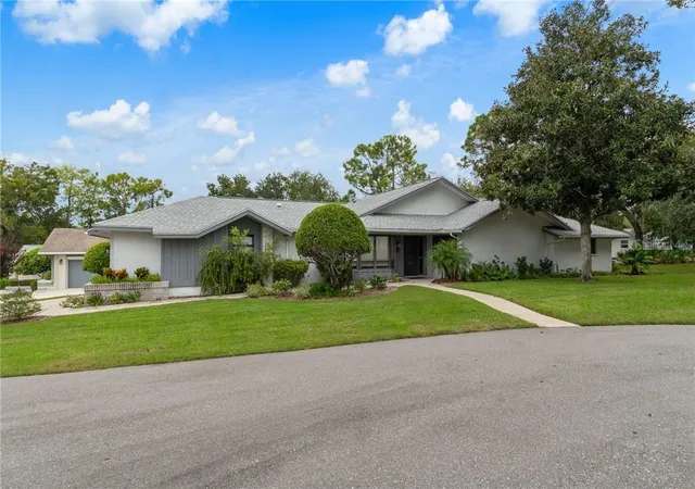 Single family home for sale at 8 W Winged Ft Ct, Homosassa, FL 34446 | MLS# CC858416