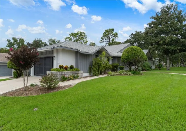 Photo 1 of Single family home for sale at 8 W Winged Ft Ct, Homosassa, FL 34446 | MLS# CC858416 | Listing updated on 2026-10-08