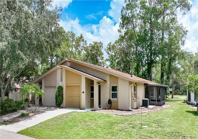 Single family home for sale at 85 Golfview Dr, Homosassa, FL 34446 | MLS# CC858439