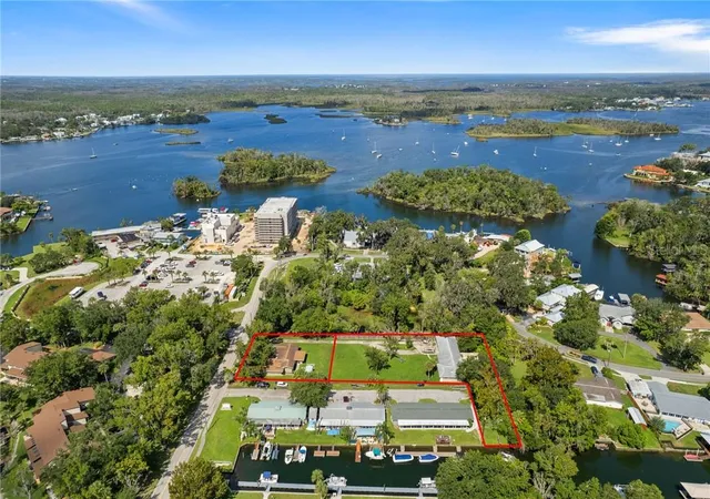 Single family home for sale at 149 SE & 151 Paradise Point Rd, Crystal River, FL 34429 | MLS# CC858444