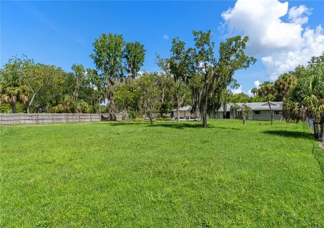 Photo 3 of Single family home for sale at 149 SE & 151 Paradise Point Rd, Crystal River, FL 34429 | MLS# CC858444 | Listing updated on 2026-10-09