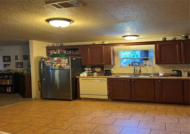 Photo 3 of Manufactured home for sale at 7407 Sabre St, Orlando, FL 32822 | MLS# O6448169 | Listing updated on 2026-10-12