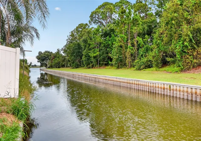 Photo 2 of Single family home for sale at 1097 Carefree Cvs Dr, Winter Haven, FL 33881 | MLS# S5159095 | Listing updated on 2026-10-08