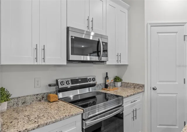 Photo 3 of Single family home for sale at 409 Cinnamon Dr, Kissimmee, FL 34759 | MLS# O6448170 | Listing updated on 2026-10-08