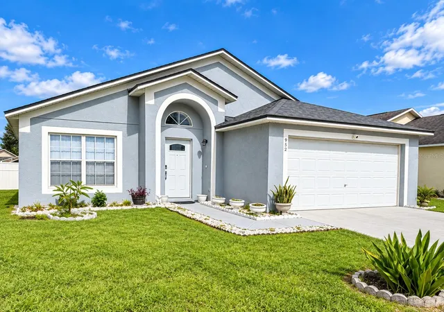 Single family home for sale at 952 Clear Crk Cir, CLERMONT, FL 34714 | MLS# O6448175