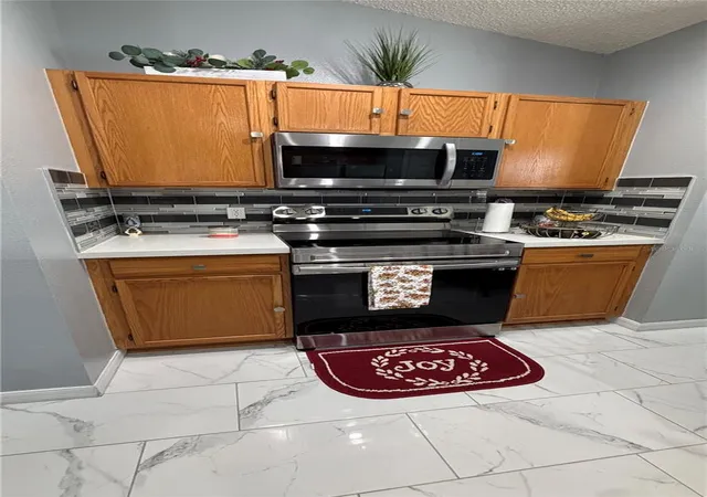 Photo 3 of Single family home for sale at 952 Clear Crk Cir, Clermont, FL 34714 | MLS# O6448175 | Listing updated on 2026-10-08