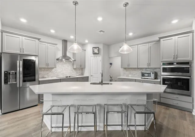 Photo 2 of Single family home for sale at 4009 W Carmen St, Tampa, FL 33609 | MLS# TB8555987 | Listing updated on 2026-10-08
