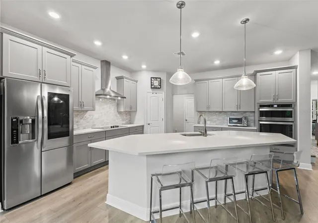 Photo 3 of Single family home for sale at 4009 W Carmen St, Tampa, FL 33609 | MLS# TB8555987 | Listing updated on 2026-10-08