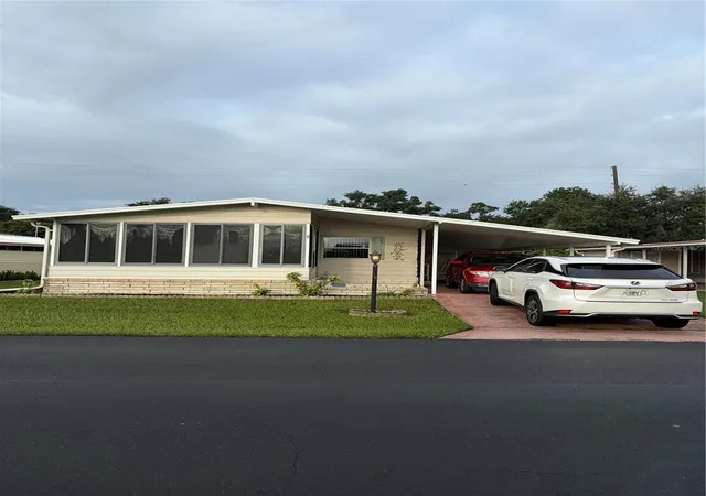 Photo 2 of Manufactured home for sale at 193 E Sweet Cir, Winter Haven, FL 33884 | MLS# P4940099 | Listing updated on 2026-10-09