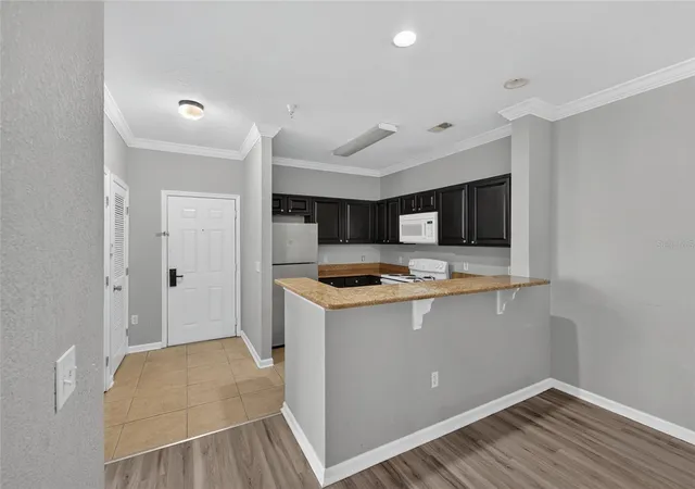 Photo 4 of Sale Pending at 1351 Tuscan Ter #8104, Davenport, FL 33896 | MLS# O6448182 | Listing updated on 2026-10-16