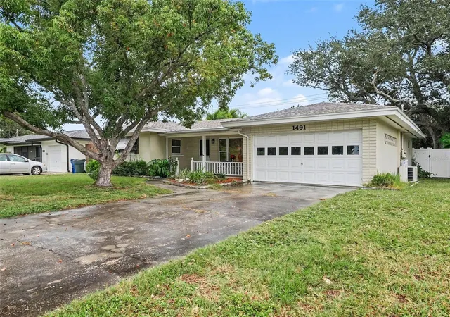Photo 3 of Single family home for sale at 1491 San Helen Dr, Dunedin, FL 34698 | MLS# TB8556002 | Listing updated on 2026-10-11