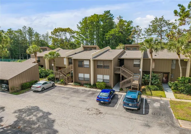 Photo 2 of Condo for sale at 5472 Pine Crk Dr #2006B, Orlando, FL 32811 | MLS# O6448184 | Listing updated on 2026-10-09