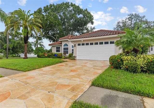 Photo 4 of Single family home for sale at 4897 Harbor Woods Dr, Palm Harbor, FL 34683 | MLS# TB8556005 | Listing updated on 2026-10-10