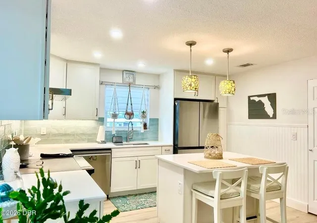 Photo 3 of Single family home for sale at 2720 S Atlantic Ave, Daytona Beach, FL 32118 | MLS# V4951700 | Listing updated on 2026-10-08