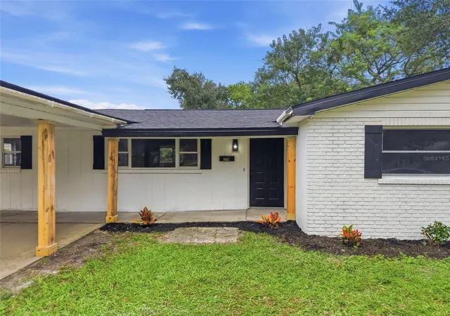 Photo 2 of Single family home for sale at 3027 Redwood Ave, Lakeland, FL 33803 | MLS# TB8556011 | Listing updated on 2026-10-08
