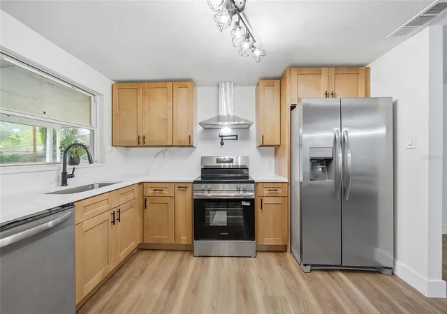 Photo 3 of Single family home for sale at 3027 Redwood Ave, Lakeland, FL 33803 | MLS# TB8556011 | Listing updated on 2026-10-08
