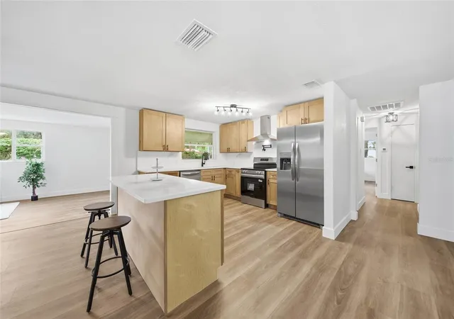 Photo 3 of Single family home for sale at 3027 Redwood Ave, Lakeland, FL 33803 | MLS# TB8556011 | Listing updated on 2026-10-08