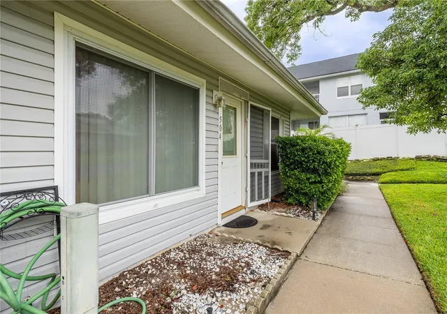 Photo 1 of Townhouse for sale at 504 Heatherton Village, Altamonte Springs, FL 32714 | MLS# S5159100 | Listing updated on 2026-10-11