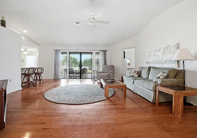 Photo 3 of Single family home for sale at 647 Timbercrest Dr, Leesburg, FL 34748 | MLS# G5118789 | Listing updated on 2026-10-13
