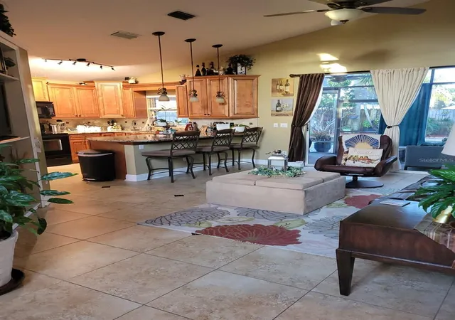 Photo 4 of Single family home for sale at 9103 Brad Ct, Orlando, FL 32825 | MLS# O6448194 | Listing updated on 2026-10-08