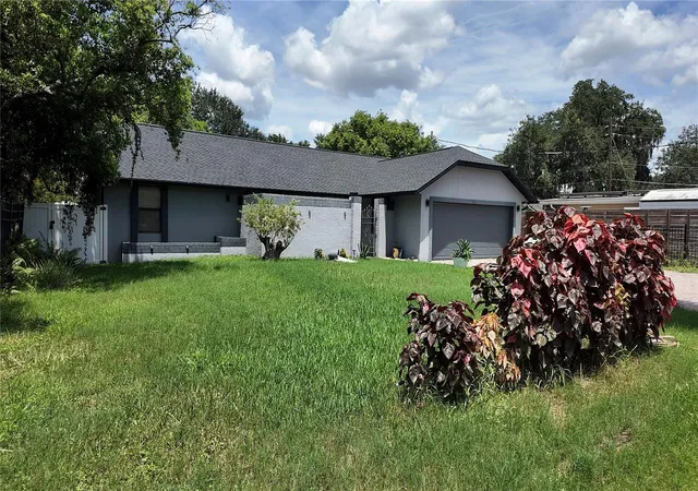 Photo 2 of Single family home for sale at 1055 Holden Ave, Orlando, FL 32839 | MLS# O6448195 | Listing updated on 2026-10-08
