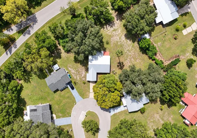 Photo 1 of Single family home for sale at 2009 Mariner Ct, Labelle, FL 33935 | MLS# A4708874 | Listing updated on 2026-10-08