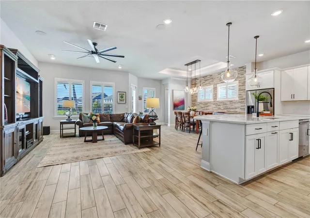 Photo 3 of Single family home for sale at 8336 Canetti St, Orlando, FL 32827 | MLS# O6448199 | Listing updated on 2026-10-27