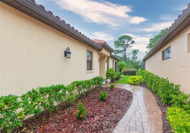 Photo 2 of Single family home for sale at 20108 Sorano Hl Pl, Tampa, FL 33647 | MLS# TB8556026 | Listing updated on 2026-10-08