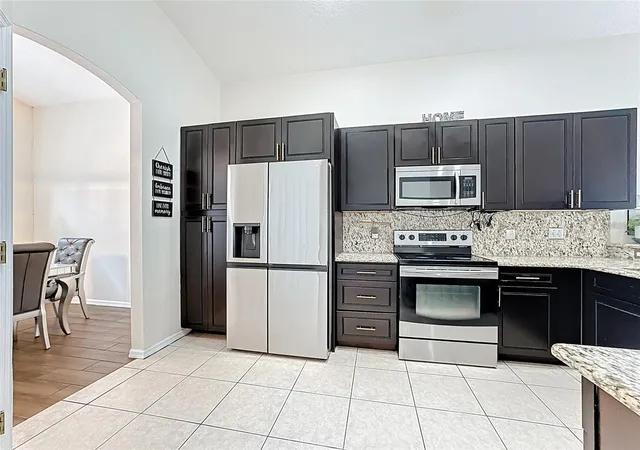 Photo 4 of Single family home for sale at 302 Julliard Blvd, Davenport, FL 33897 | MLS# R4912121 | Listing updated on 2026-10-08